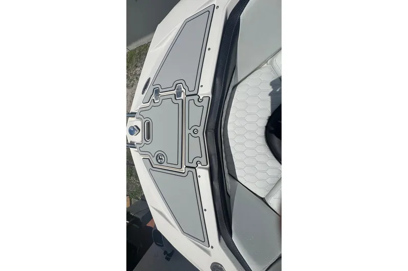 Slide: The Image of 2008 Regal 2520 FasDeck boat deck with hexagonal pattern seating. - 17