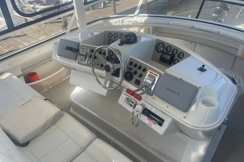 Slide: The Image of Helm of 2000 Carver 456 Aft Cabin Motor Yacht with Garmin navigation system. - 5