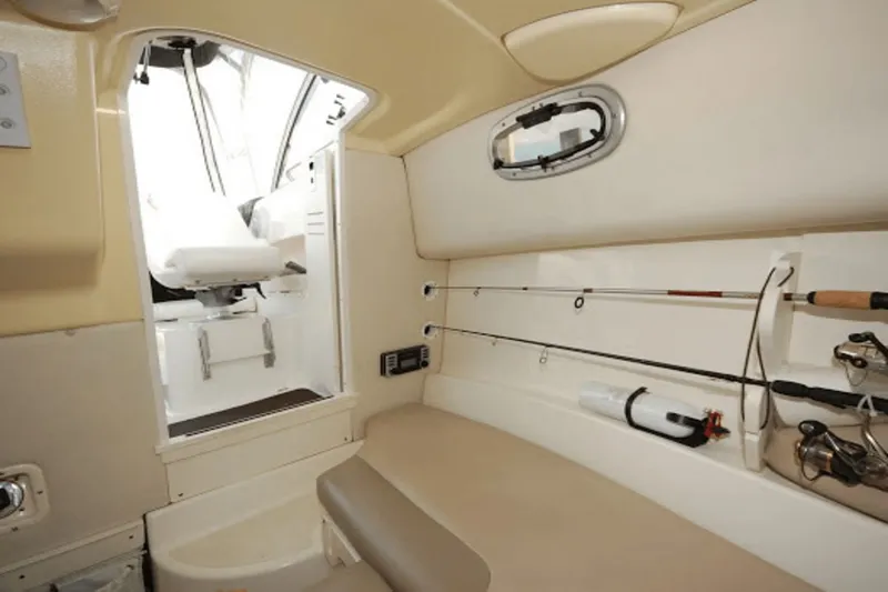 Slide: The Image of Boston Whaler 235 Conquest 2006 - 24