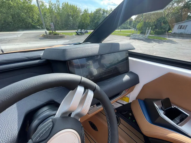 Slide: The Image of Nautique Super Air G21 2026 - 16