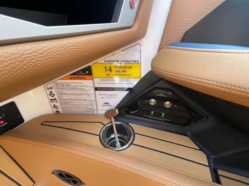 Slide: The Image of Nautique Super Air G21 2026 - 19