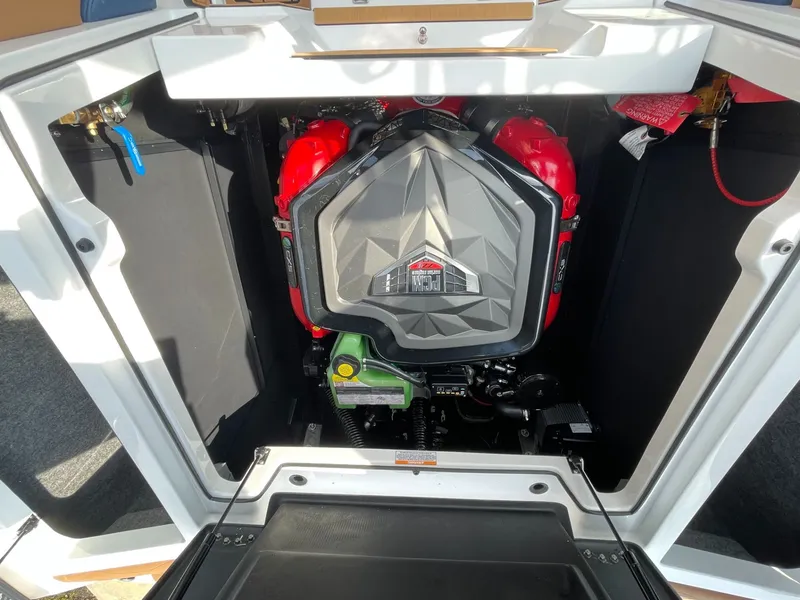 Slide: The Image of Nautique Super Air G21 2026 - 37