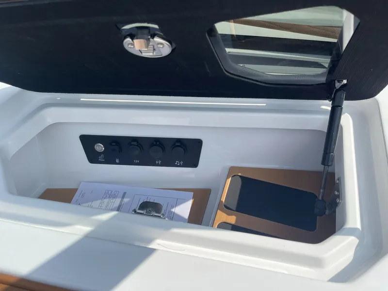 Slide: The Image of Nautique Super Air G21 2026 - 5