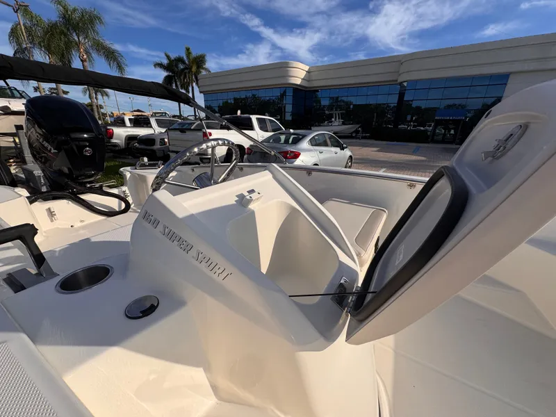 Slide: The Image of Boston Whaler 160 Super Sport 2026 - 12