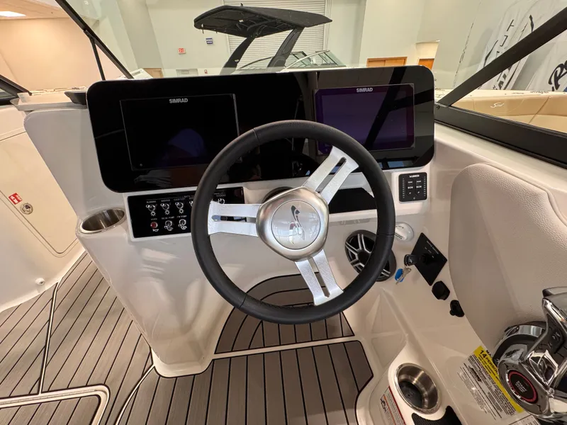 Slide: The Image of Sea Ray SDX 250 Outboard 2026 - 15