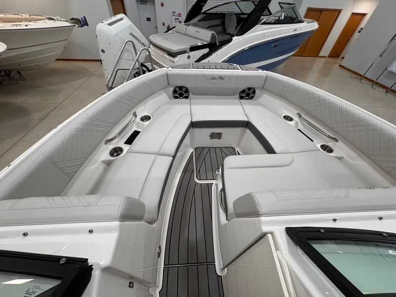 Slide: The Image of Sea Ray SDX 250 Outboard 2026 - 19