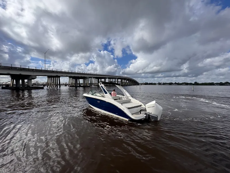 Slide: The Image of Sea Ray SDX 250 Outboard 2026 - 6