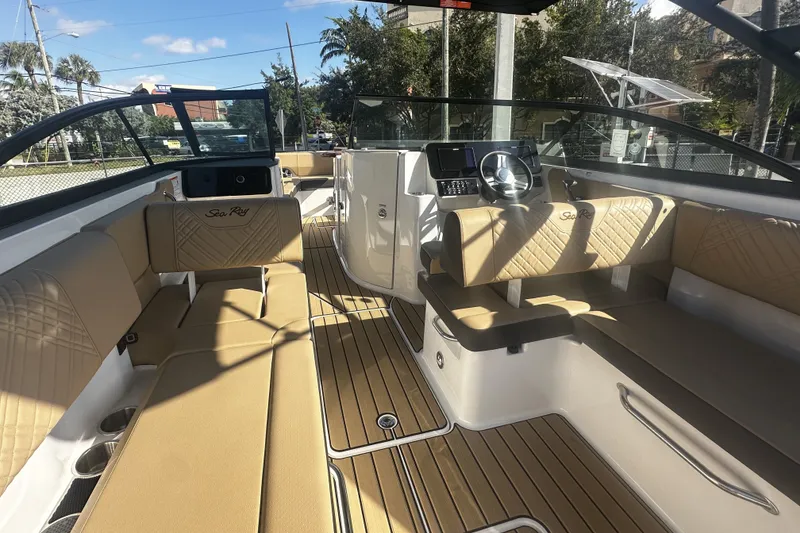 Slide: The Image of Sea Ray SDX 270 Outboard 2026 - 17