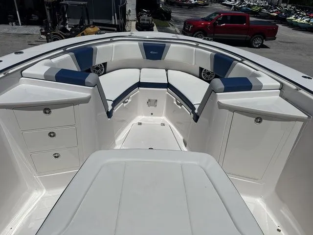 Slide: The Image of Robalo R360CC 2026 - 29