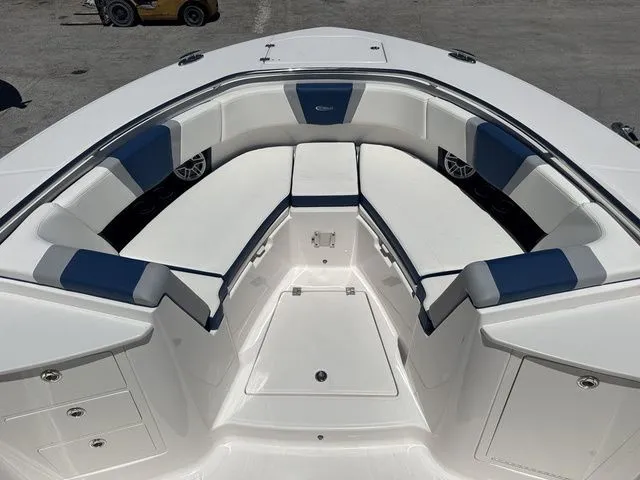 Slide: The Image of Robalo R360CC 2026 - 30