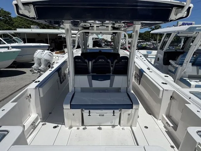 Slide: The Image of Robalo R360CC 2026 - 4