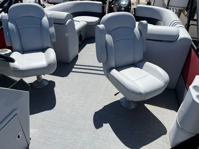 Slide: The Image of Bentley Pontoons 240 Navigator 2023 - 12