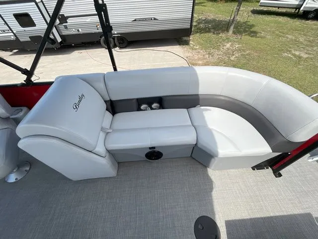 Slide: The Image of Bentley Pontoons 240 Navigator 2023 - 6