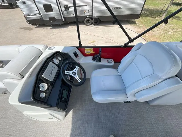 Slide: The Image of Bentley Pontoons 240 Navigator 2023 - 7