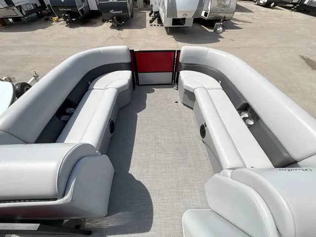 Slide: The Image of Bentley Pontoons 240 Navigator 2023 - 9