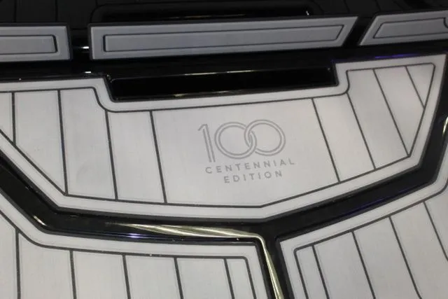 Slide: The Image of Nautique Super Air Nautique GS22 2025 - 10