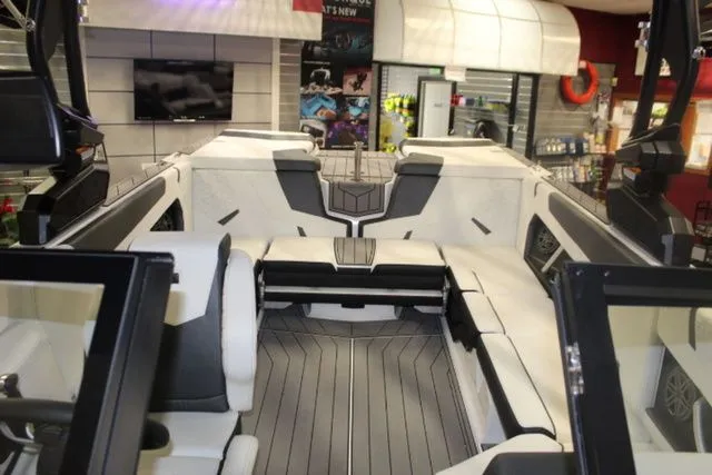 Slide: The Image of Nautique Super Air Nautique GS22 2025 - 12