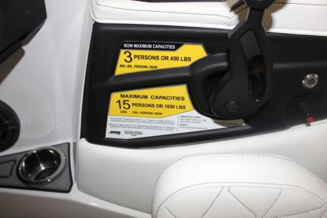 Slide: The Image of Nautique Super Air Nautique GS22 2025 - 21