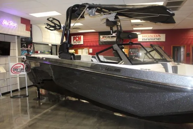 Slide: The Image of Nautique Super Air Nautique GS22 2025 - 6