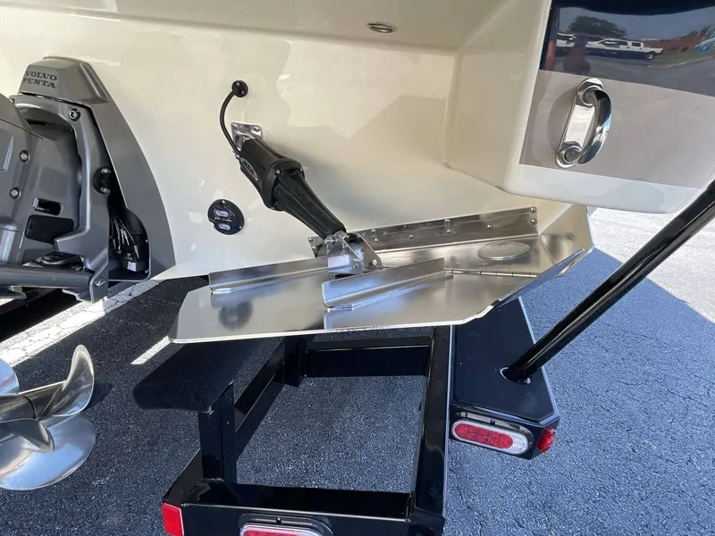 Slide: The Image of Chris-Craft 25 SPORTSTER WAKE SURF 2026 - 10