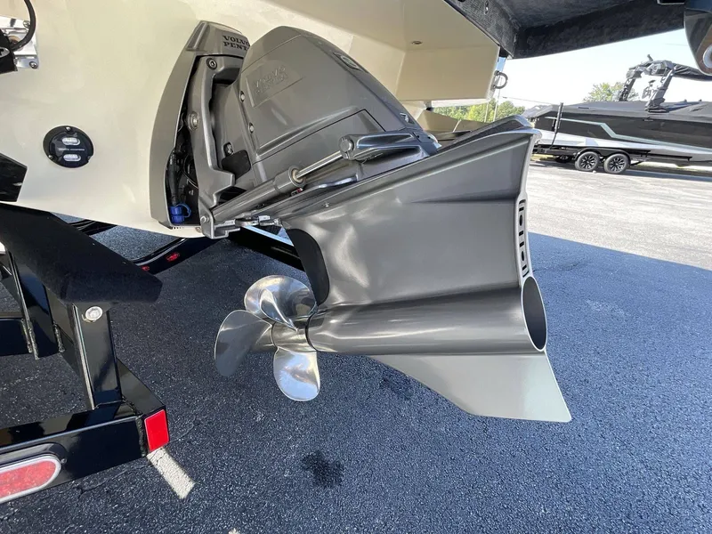 Slide: The Image of Chris-Craft 25 SPORTSTER WAKE SURF 2026 - 18