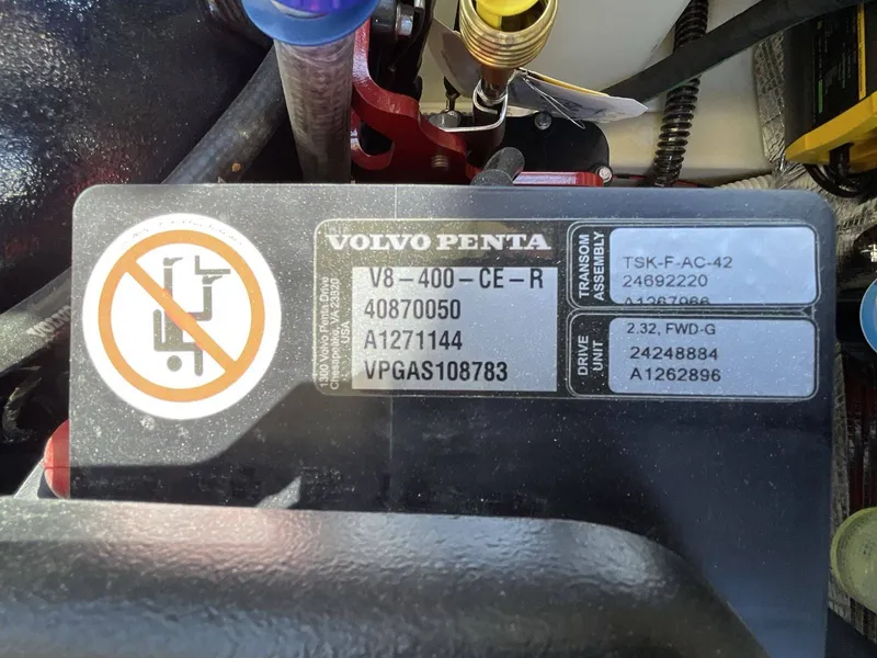 Slide: The Image of Chris-Craft 25 SPORTSTER WAKE SURF 2026 - 19