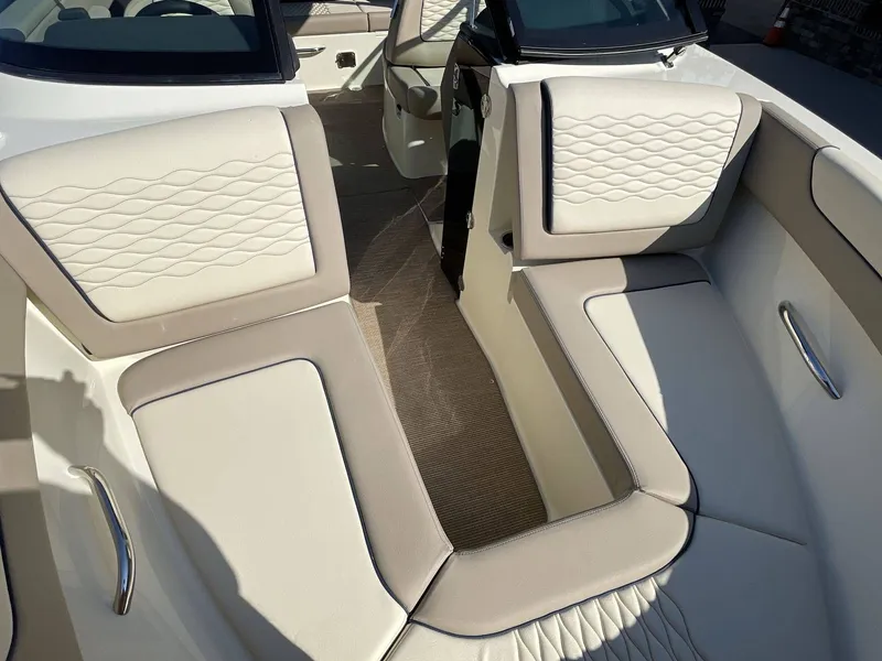 Slide: The Image of Chris-Craft 25 SPORTSTER WAKE SURF 2026 - 25