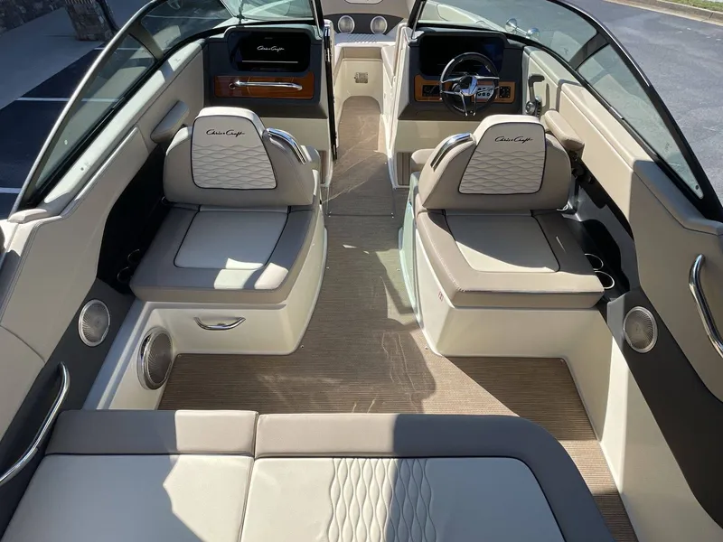 Slide: The Image of Chris-Craft 25 SPORTSTER WAKE SURF 2026 - 28