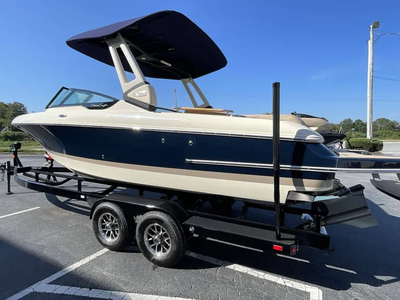 Slide: The Image of Chris-Craft 25 SPORTSTER WAKE SURF 2026 - 3