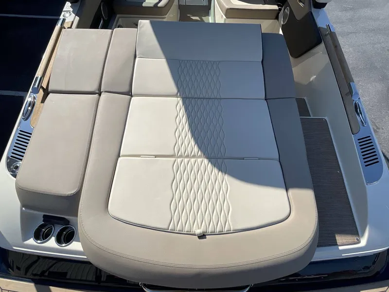 Slide: The Image of Chris-Craft 25 SPORTSTER WAKE SURF 2026 - 4