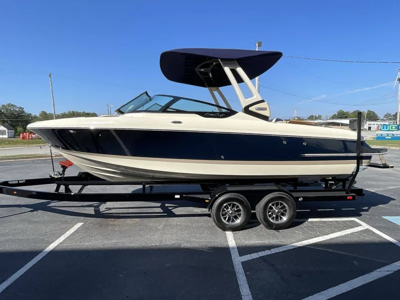 Slide: The Image of Chris-Craft 25 SPORTSTER WAKE SURF 2026 - 5