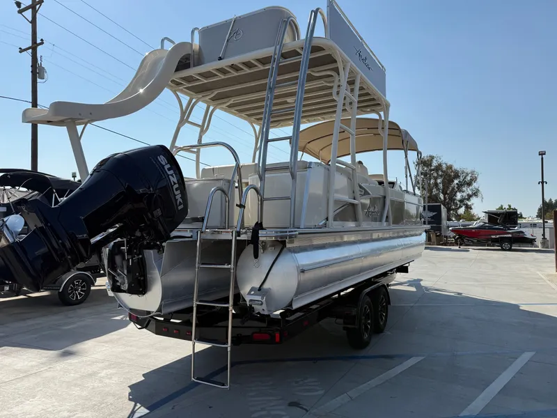 Slide: The Image of Avalon Catalina Platinum Entertainer Funship 27' w/ 250HP Suzuki 2022 - 12