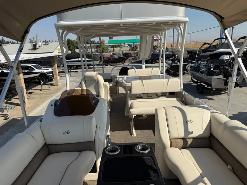 Slide: The Image of Avalon Catalina Platinum Entertainer Funship 27' w/ 250HP Suzuki 2022 - 6