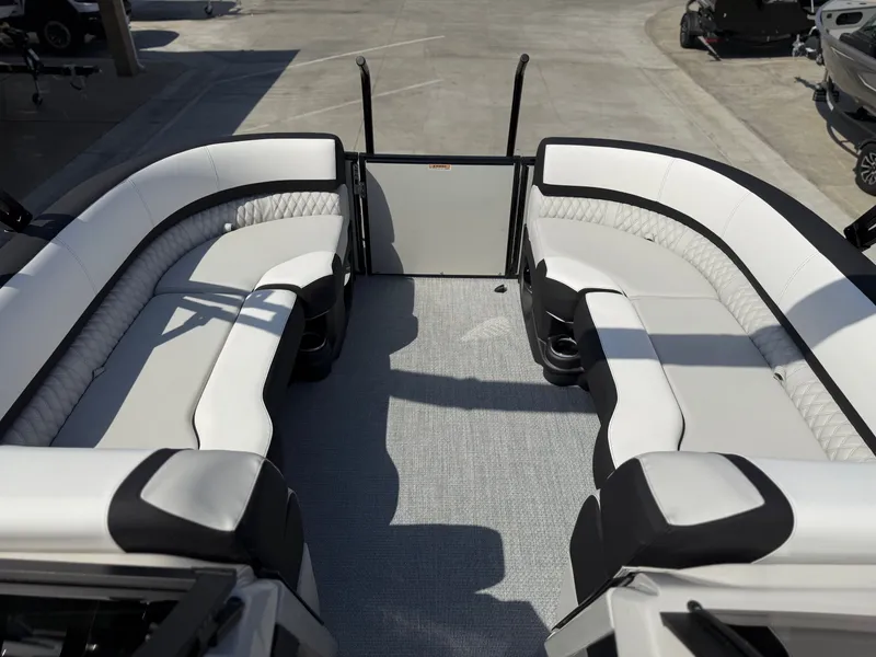 Slide: The Image of Avalon 25' Catalina platinum Elite Windshield w/ 250HP Mercury! 2026 - 12