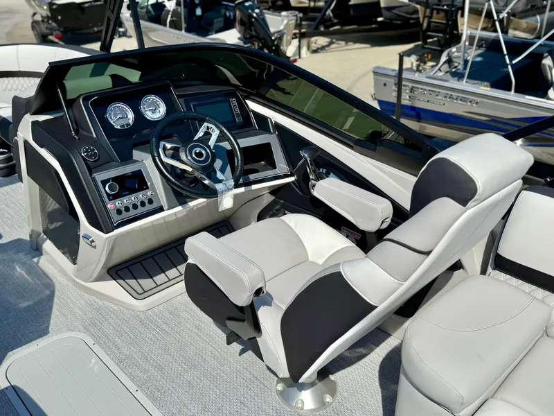Slide: The Image of Avalon 25' Catalina platinum Elite Windshield w/ 250HP Mercury! 2026 - 16