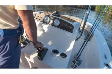 Slide: The Image of Pioneer 180 Islander 2021 - 3