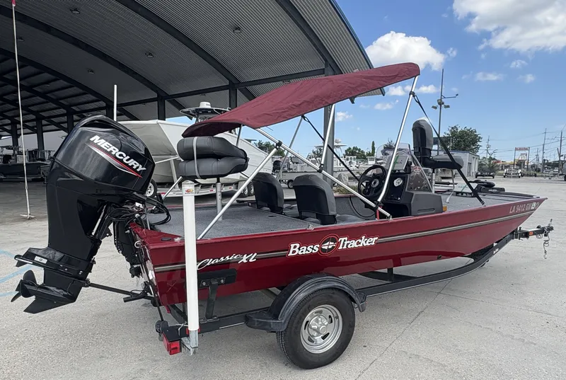 Slide: The Image of Tracker Bass Tracker Classic XL 2023 - 9