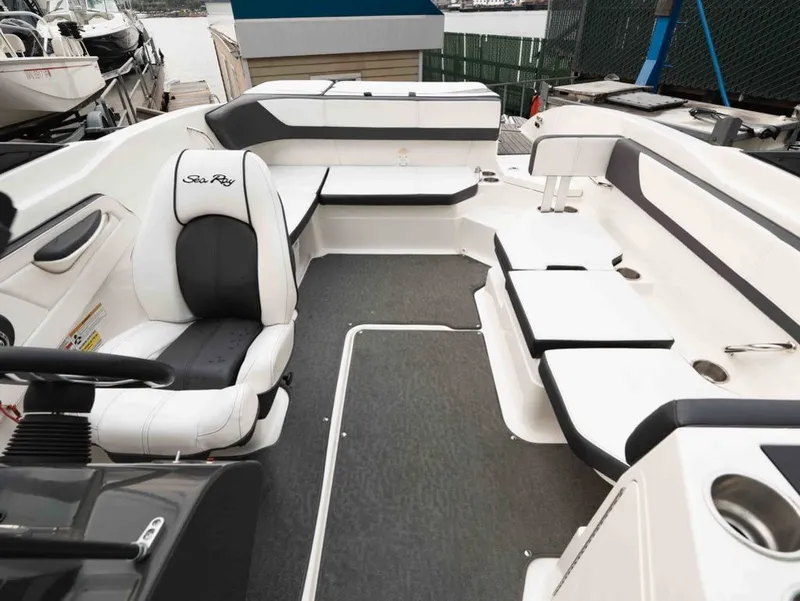 Slide: The Image of Sea Ray SPX 210 2015 - 13