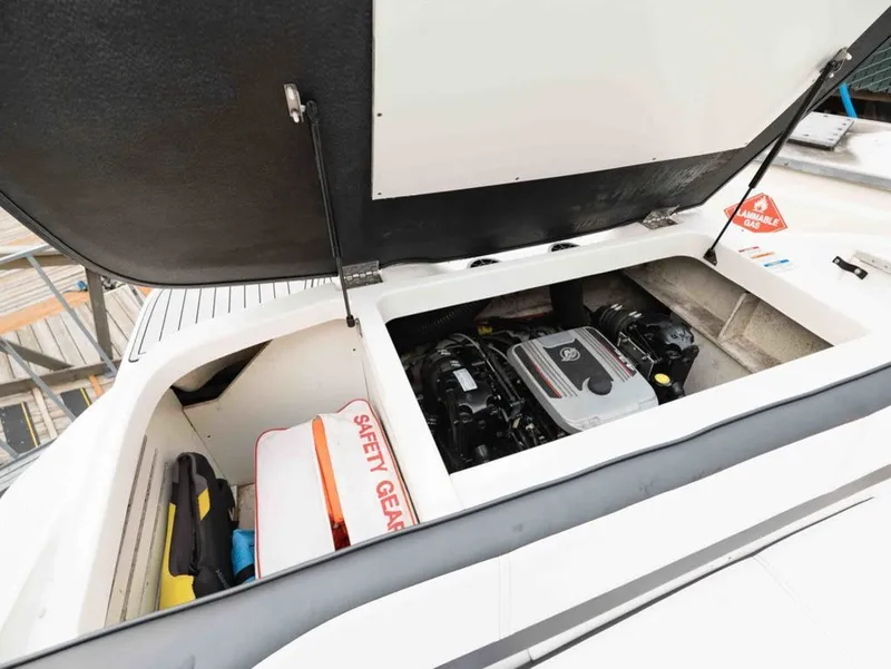 Slide: The Image of Sea Ray SPX 210 2015 - 16