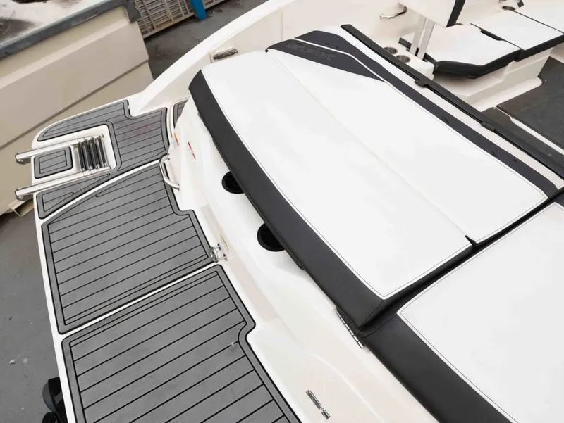 Slide: The Image of Sea Ray SPX 210 2015 - 5