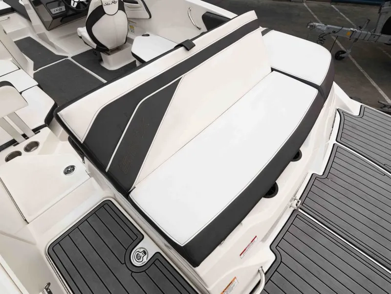 Slide: The Image of Sea Ray SPX 210 2015 - 6