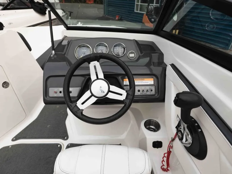 Slide: The Image of Sea Ray SPX 210 2015 - 9