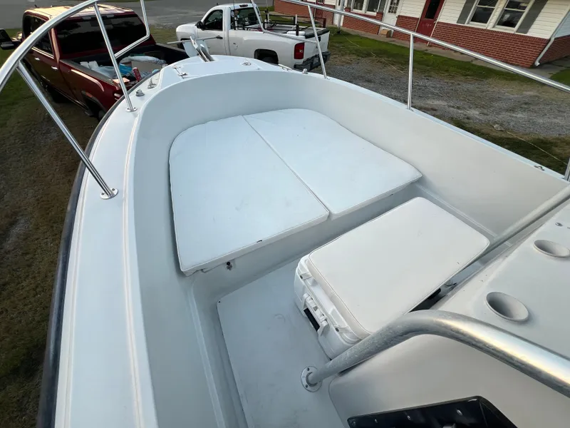 Slide: The Image of Boston Whaler 24 Outrage 1997 - 3