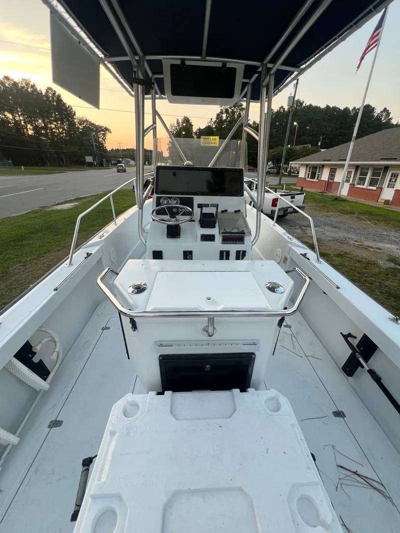 Slide: The Image of Boston Whaler 24 Outrage 1997 - 7