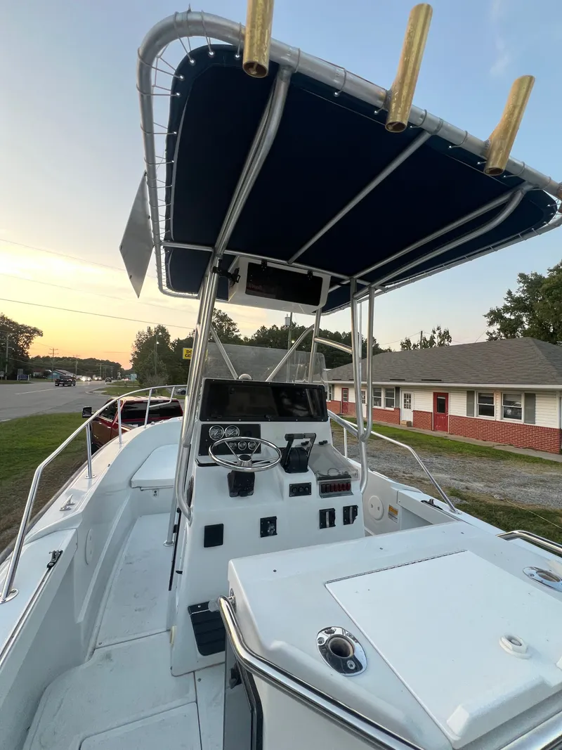 Slide: The Image of Boston Whaler 24 Outrage 1997 - 8