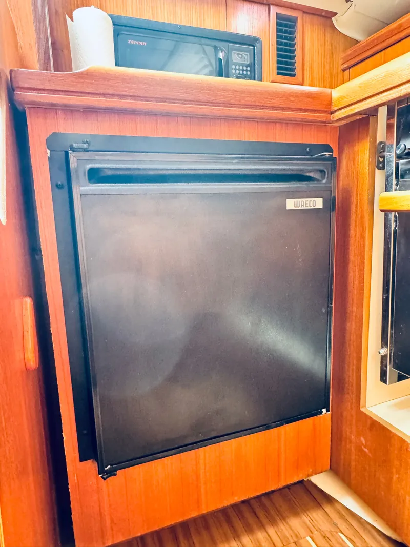 Slide: The Image of Hunter 33 2006 - 13