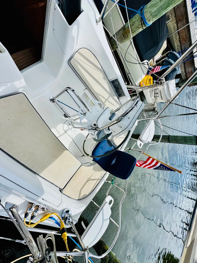 Slide: The Image of Hunter 33 2006 - 16