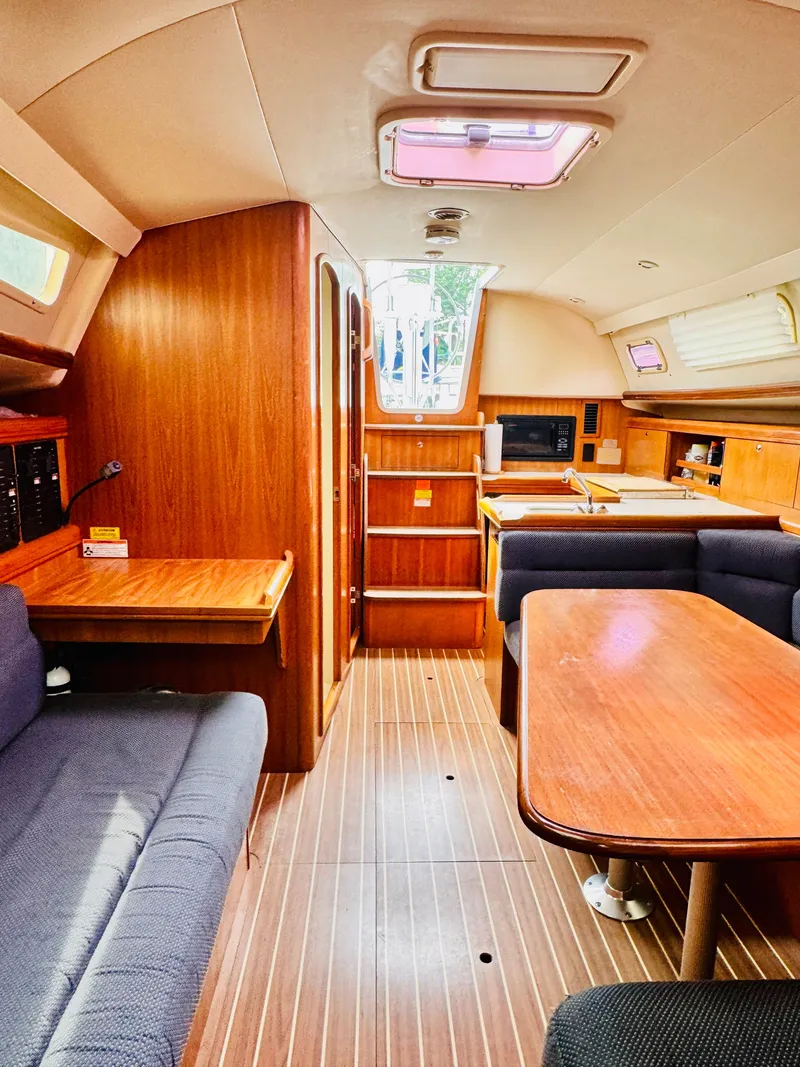 Slide: The Image of Hunter 33 2006 - 3