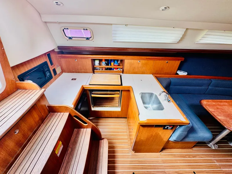 Slide: The Image of Hunter 33 2006 - 4