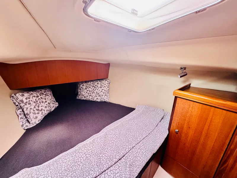 Slide: The Image of Hunter 33 2006 - 6